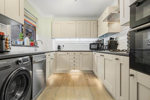 4 Horne Close, Caversfield, Bicester, OX27 8FE