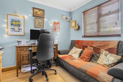 4 Horne Close, Caversfield, Bicester, OX27 8FE
