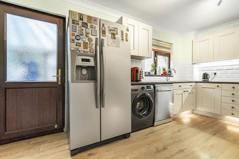 4 Horne Close, Caversfield, Bicester, OX27 8FE