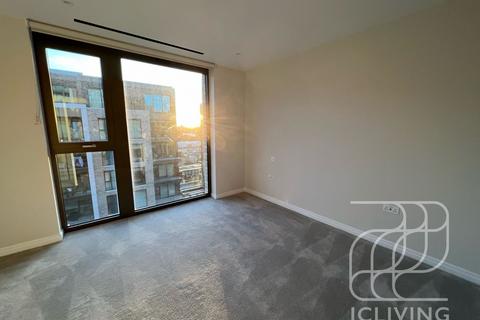 1 bedroom flat to rent, Parkland Walk London SW6