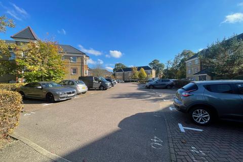 2 bedroom flat to rent, Blackwell Close, Winchmore Hill