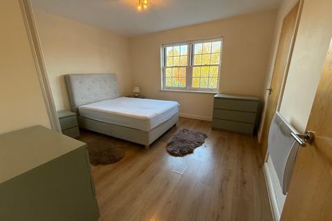 2 bedroom flat to rent, Blackwell Close, Winchmore Hill