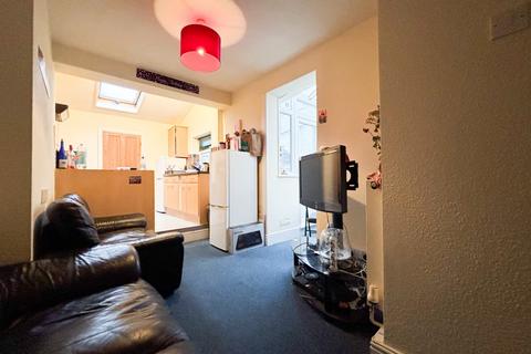 5 bedroom terraced house to rent, Gloucester Road, Bristol BS7