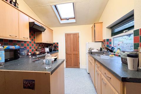 5 bedroom terraced house to rent, Gloucester Road, Bristol BS7