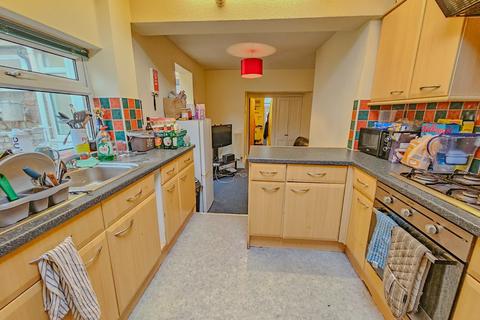 5 bedroom terraced house to rent, Gloucester Road, Bristol BS7
