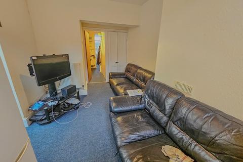 5 bedroom terraced house to rent, Gloucester Road, Bristol BS7