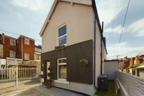 2 bedroom semi-detached house for sale, Back Clarendon Road, Blackpool