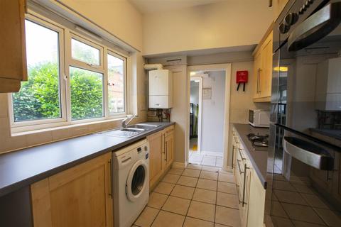 5 bedroom house to rent, Dawlish Road, Birmingham B29