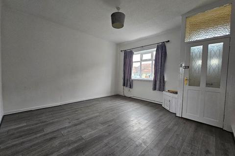 3 bedroom terraced house for sale, Higher Ainsworth Road, Radcliffe, Manchester