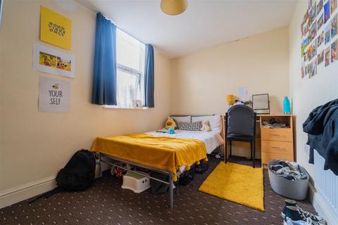 6 bedroom house to rent, Heeley Road, Birmingham B29