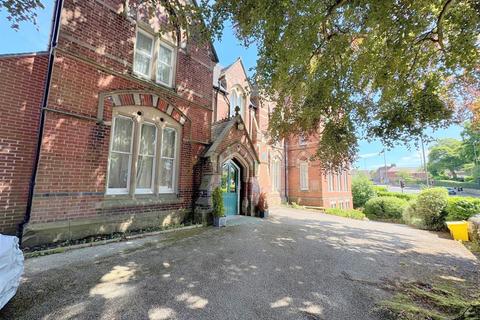 2 bedroom apartment for sale, Stockwell Street, Leek