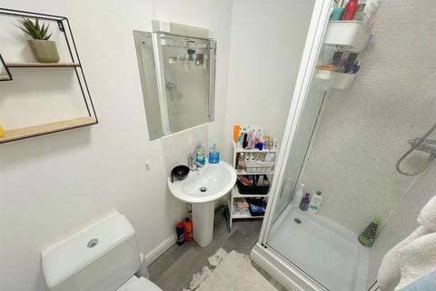 2 bedroom apartment for sale, Stockwell Street, Leek