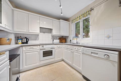 23 Homeland Drive, Sutton, SM2 5AU