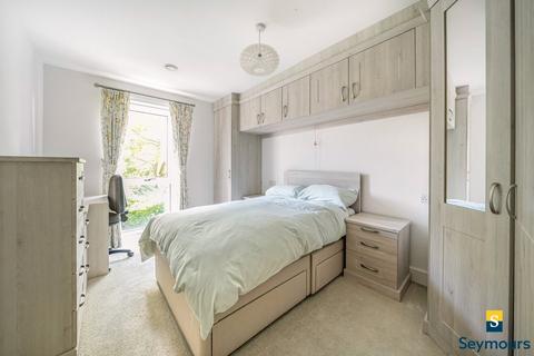 undefined, London Road, Guildford GU1