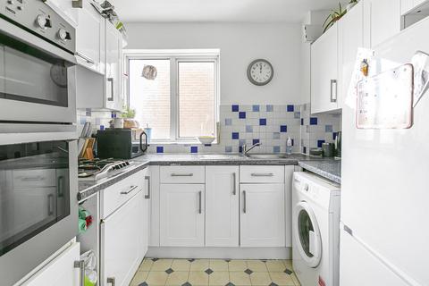 2 bedroom apartment for sale, Reigate Road