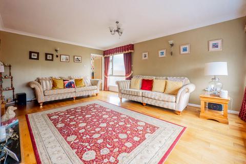 4 bedroom property for sale, Station Road, Rayleigh SS6