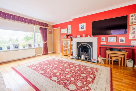 4 bedroom property for sale, Station Road, Rayleigh SS6