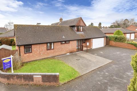 3 bedroom detached bungalow for sale, Frogmore Place, Market Drayton