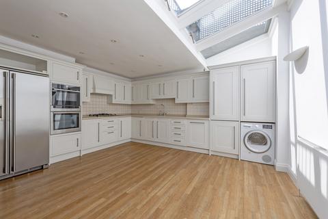 3 bedroom terraced house to rent, St Lukes Street, London