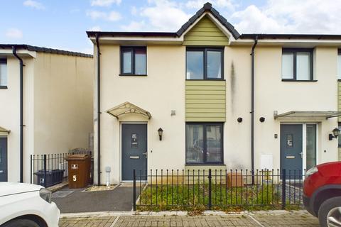 3 bedroom end of terrace house to rent, Pennycross Close, Plymouth PL2