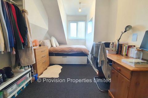 5 bedroom terraced house to rent, Cardigan Lane, Hyde Park LS6