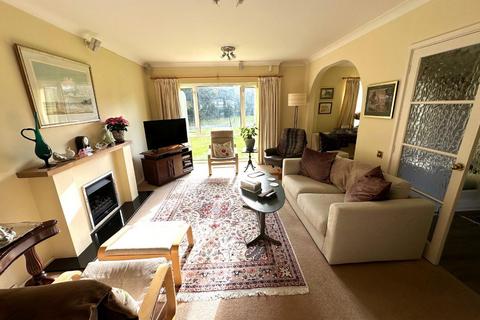 4 bedroom detached house to rent, Vanbrugh Gate, Broome Manor