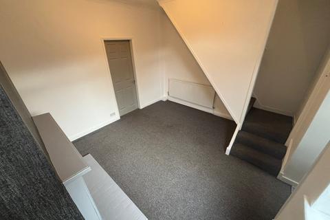 2 bedroom terraced house to rent, Chapel Street, Bolton Upon Dearne