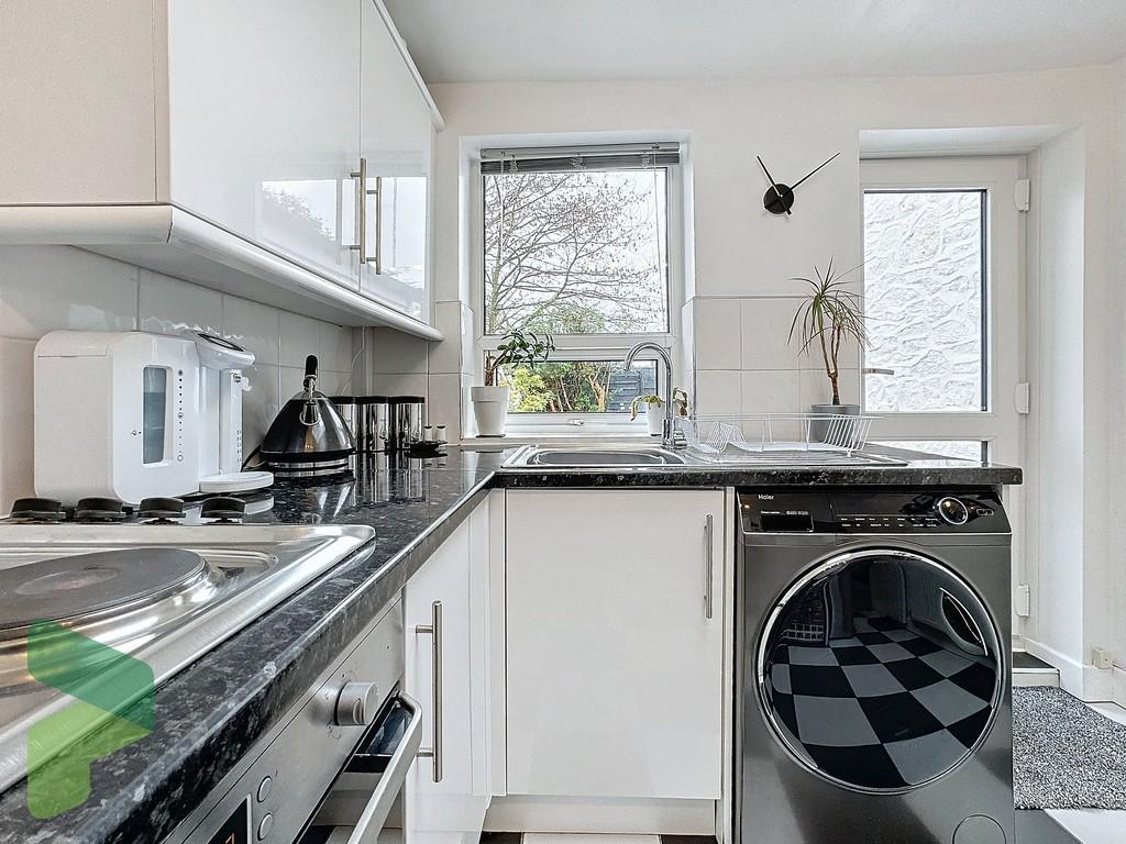 Fitted kitchen
