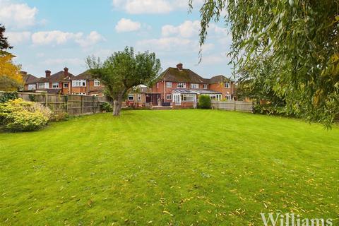 3 bedroom semi-detached house for sale, Manor Drive, Aylesbury HP20