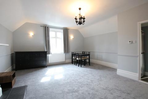 2 bedroom flat for sale, High Road, London