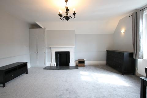 2 bedroom flat for sale, High Road, London