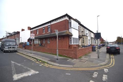 4 bedroom end of terrace house for sale, Grasmere Road, Blackpool