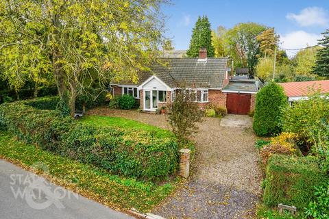 5 bedroom chalet for sale, The Green, Surlingham, Norwich