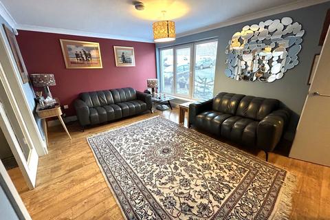 16 Sycamore Avenue, Auchterarder, PH3 1GQ