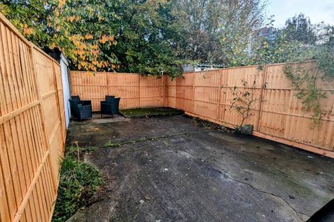 1 bedroom ground floor maisonette to rent, Colindale Avenue, London, Greater London, NW9 5DR