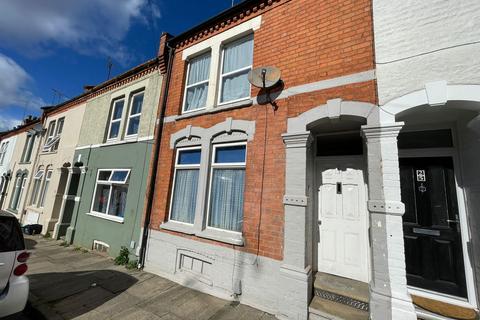 3 bedroom terraced house to rent, Derby Road, Northampton, Northamptonshire, NN1 4JP, UK