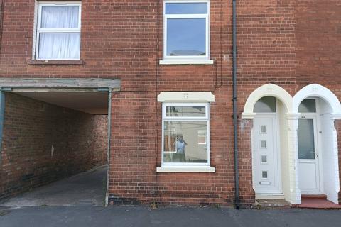 3 bedroom terraced house to rent, Durham Street, Hull, HU8 8RF