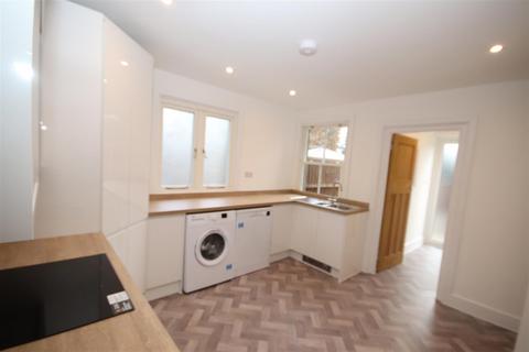 3 bedroom terraced house to rent, Iron Mill Lane, Crayford, Kent