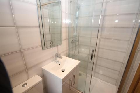 3 bedroom terraced house to rent, Iron Mill Lane, Crayford, Kent