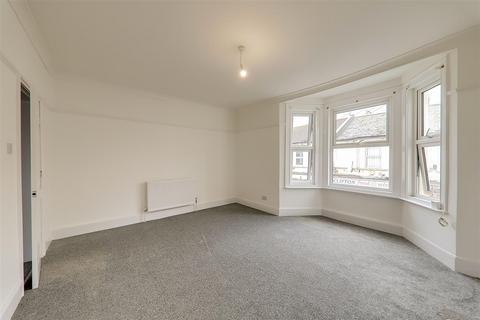 2 bedroom maisonette to rent, Clifton Road, Worthing, BN11