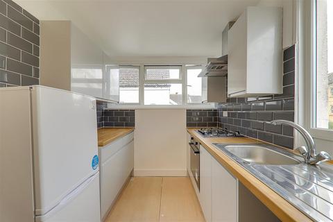 2 bedroom maisonette to rent, Clifton Road, Worthing, BN11