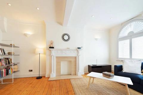 3 bedroom flat to rent, William IV Street, Charing Cross, Covent Garden, London