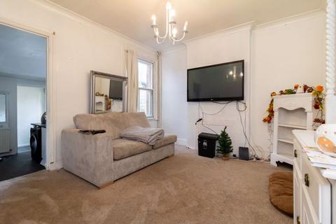 2 bedroom semi-detached house for sale, Croydon Road, Caterham