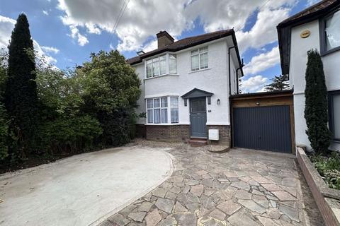 3 bedroom semi-detached house to rent, Oakwood Drive, Edgware