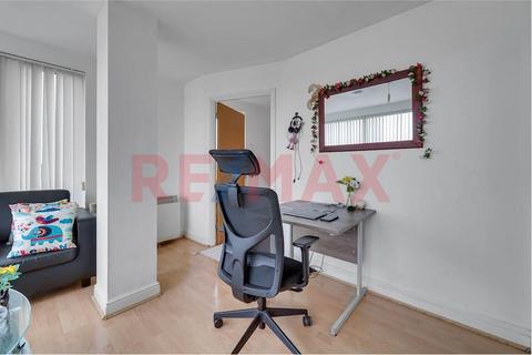 1 bedroom flat for sale, Eastern Avenue, Ilford