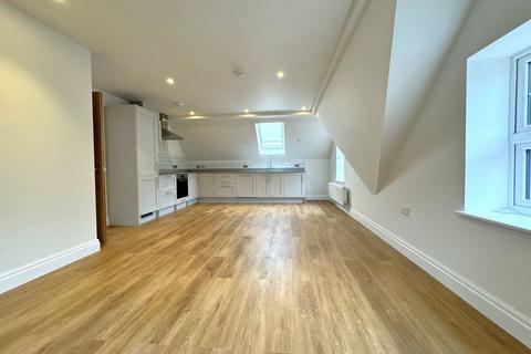 2 bedroom apartment to rent, Ewhurst Road, Cranleigh