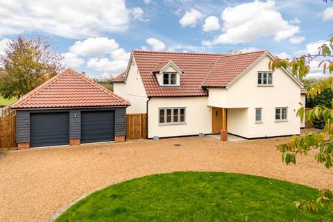 4 bedroom detached house for sale, Barrow Road, Denham