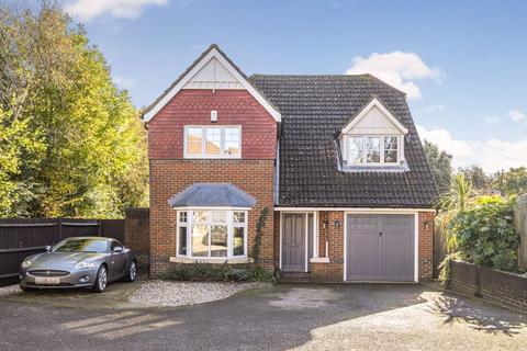 4 bedroom detached house for sale, Rose Walk, Hawkinge