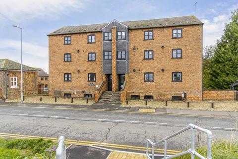 2 bedroom flat for sale, West Bank, Sutton Bridge, Spalding