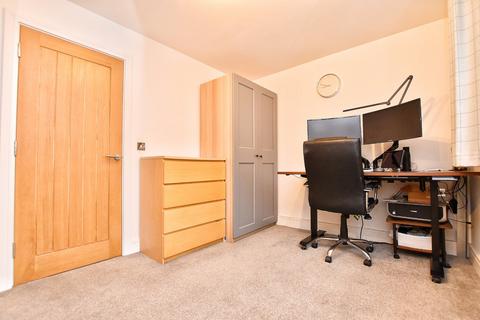 17 Lockside, Littleborough, OL15 0HX